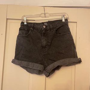 URBAN OUTFITTERS BLACK HIGH RISE MOM SHORTS🖤